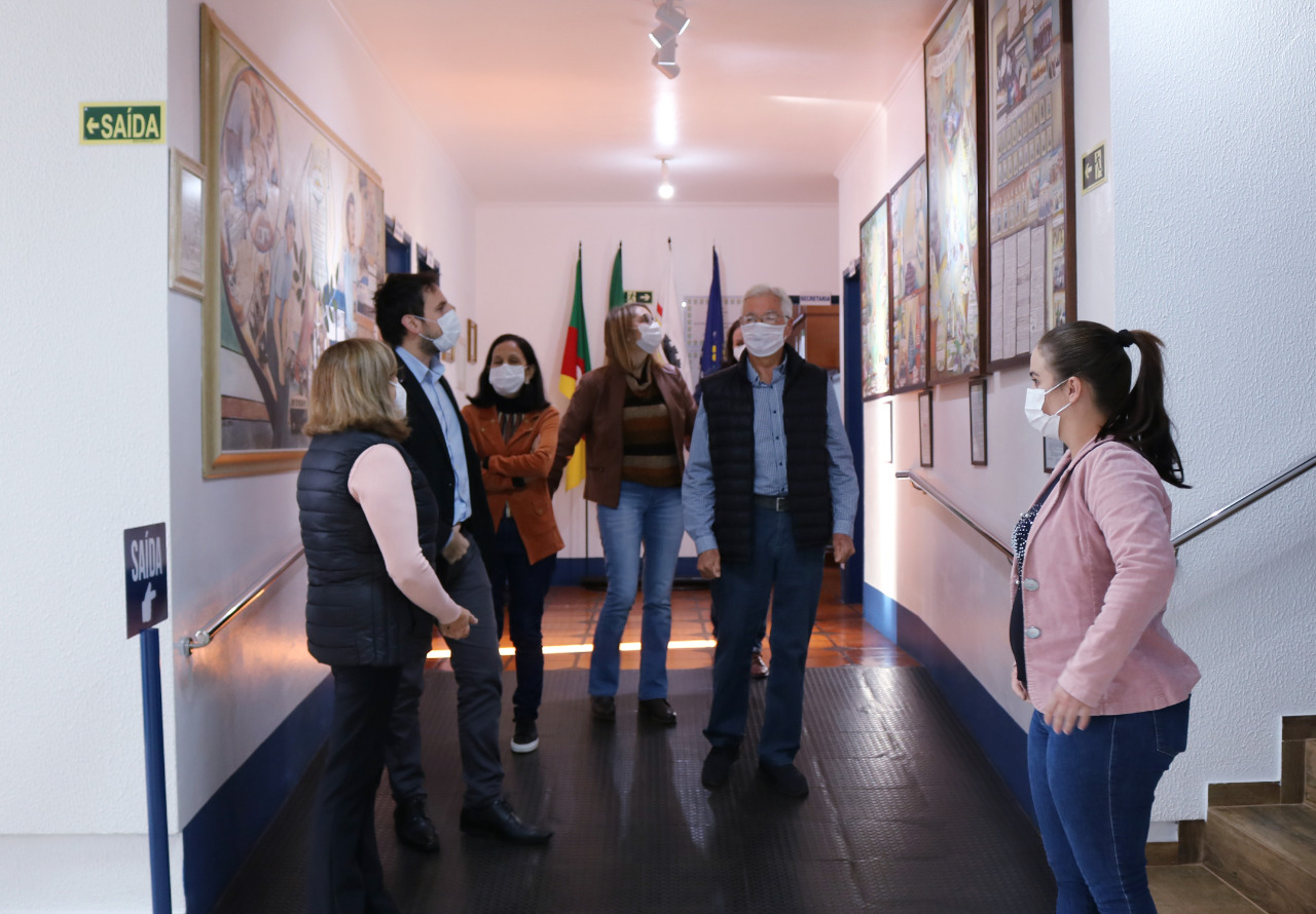 COMITIVA DO EXECUTIVO VISITA A APAE